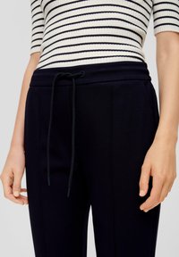 s.Oliver INTERLOCK - Jogginghose - navy