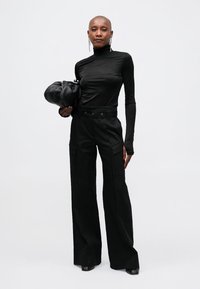 Filippa K FITTED TURTLENECK - Pikkade varrukatega topp - black