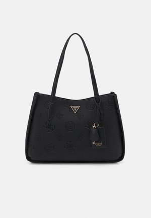 Sac cabas Guess noir avec motifs de logo embossés, deux anses pour l’épaule et une petite étiquette attachée avec des détails dorés de la marque.