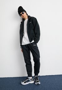 Columbia MARBLE CANYON™ HEAVYWEIGHT PANT - Träningsbyxor - black