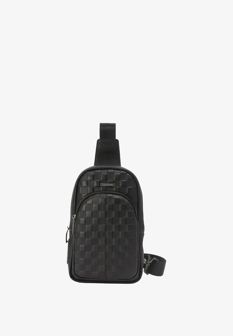 Sort slingtaske med et tekstureret, vævet mønster. Har et hovedrum og en mindre frontlomme med lynlås. Justerbar rem medfølger.