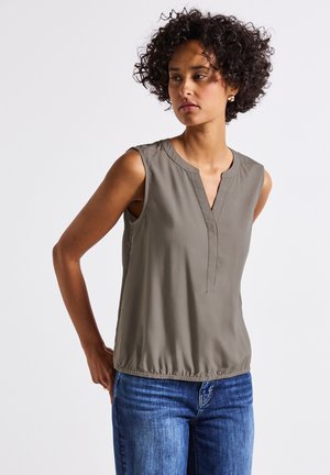 Street One - Top