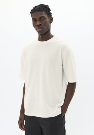 MAHUDSON - Basic T-shirt - broken white