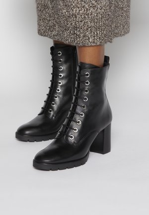 Botines con cordones - black