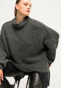 Studio Untold Trui - anthracite-mottled