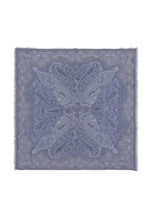Tissu carré bleu-gris avec des motifs paisley et floraux complexes, doté de bords frangés et de motifs décoratifs symétriques.