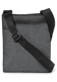 Borsa a tracolla grigia in tessuto con forma rettangolare, caratterizzata da una tracolla intrecciata e una fibbia regolabile. Superficie testurizzata e design minimale.
