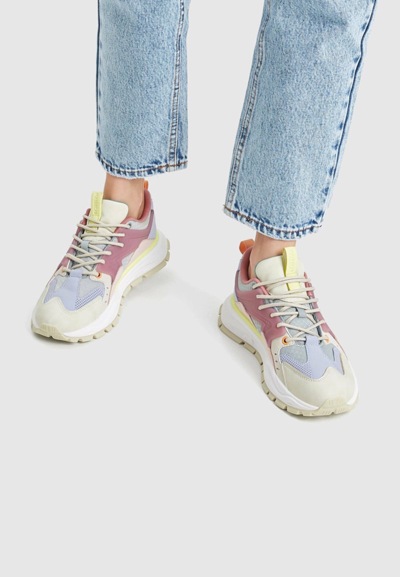 PULL&BEAR Sneakers laag multi coloured/meerkleurig Zalando.nl