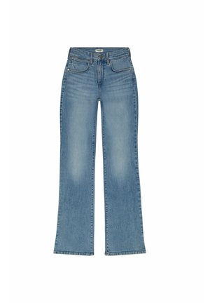 Jean en denim bleu clair évasé avec un design classique à cinq poches, doté d'une fermeture à bouton et à glissière, et d'un léger délavage sur le tissu.