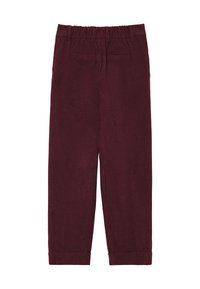 Pantalons en velours côtelé bourgogne avec une taille élastique, deux poches arrière, des jambes droites et des ourlets retroussés. La texture présente un ribbage vertical.