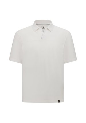 Polo bianco a maniche corte con colletto e zip parziale. Presenta una texture liscia e un piccolo etichetta di marca sul lato inferiore.