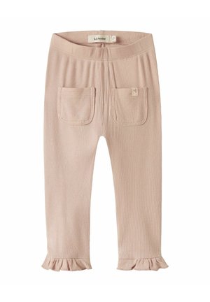 Pantalon bébé côtelé rose doux avec poches avant à appliqué et poignets à volants, taille élastique, et une petite étiquette de marque sur la poche.
