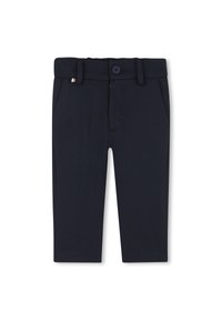 Granatowe bawełniane spodnie o gładkiej fakturze, z przelotkami na pasek, zapięciem na guzik oraz dwiema przednimi kieszeniami. Slim fit z dopasowanym krojem.