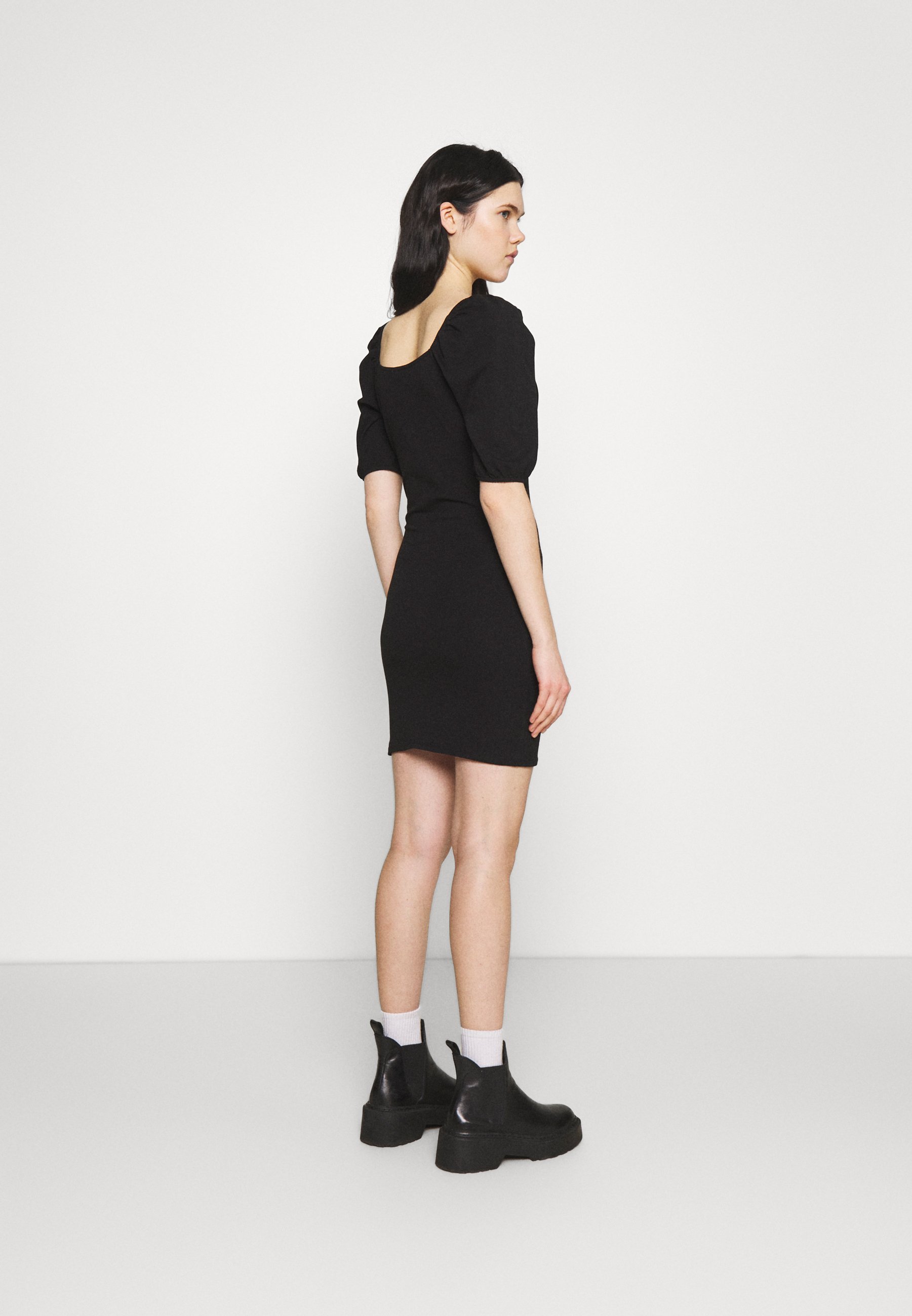 Damen ONLLIVE LOVE 2/4 SHORT DRESS - Jerseykleid Damen ONLLIVE LOVE 2/4 SHORT DRESS - Jerseykleid