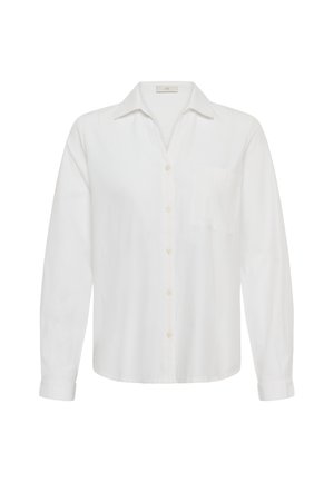 Witte blouse met lange mouwen, knopen, kraag en een borstzak, afgebeeld tegen een effen achtergrond.