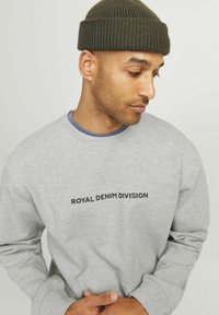 R.D.D. ROYAL DENIM DIVISION Melegítőfelső - light grey melange