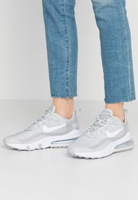 Nike Sportswear Air Max 270 React Zapatillas Grey Fog White Light Smoke Grey Gris Zalando Es