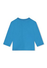 Blauwe langemouwen shirt met een ronde hals. Glad stoftextuur, geen patronen of accenten. Eenvoudig ontwerp geschikt voor casual kleding.