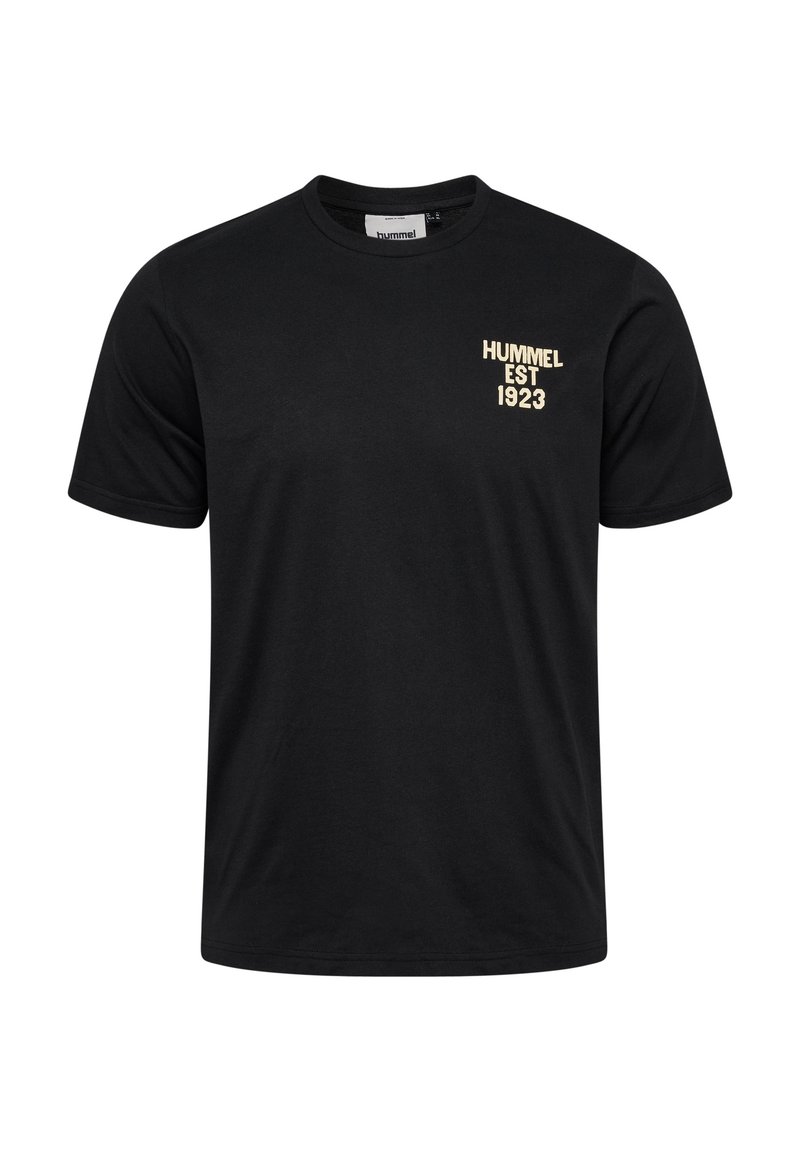 Zwarte katoen T-shirt met een ronde hals, korte mouwen en gouden tekst die luidt "HUMMEL EST 1923" op de linkerborst.