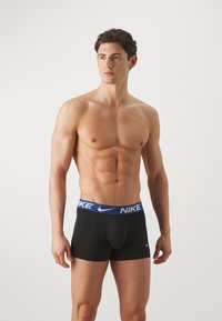 Nike Underwear ESSENTIAL TRUNK 3 PACK - Boxerbriefs - black/orange/cactus/blue