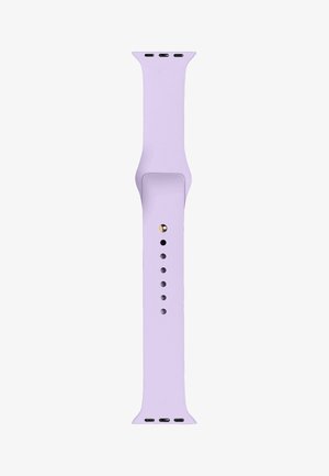 Lavendelfarvet silikonearmbånd til smartwatch med flere justeringshuller og metalstift spænde, vist fladt på hvid baggrund.