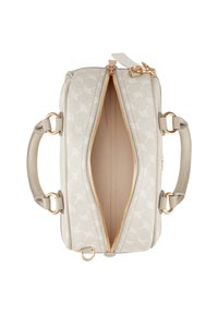 Beige textiel tas met roségouden hardware, dubbele handvatten aan de bovenkant en een ritssluiting die een lichte binnenkant onthult.