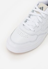 adidas Golf RETROCROSS 25 SPIKELESS - Sneakers - white