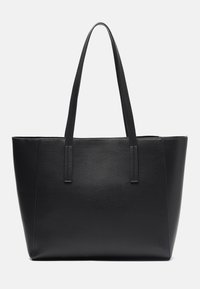 Borsa a tracolla nera in pelle testurizzata, con manici verticali e forma rettangolare strutturata. Nessuna ferramenta visibile o motivi distintivi.