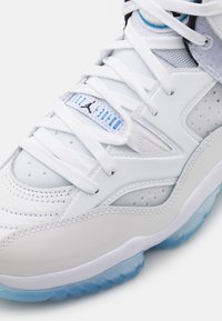 Jordan JUMPMAN TWO TREY - Sneaker high - white/black/university blue
