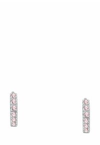 Orecchini in argento sterling caratterizzati da una fila di sette pietre rosa incastonate in un design rettangolare elegante con dettagli testurizzati.