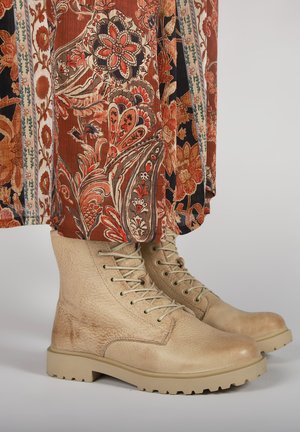Botines con cordones - fields of rye
