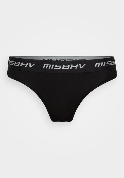 Un string noir en tissu lisse, doté d'une large ceinture élastique portant le nom de la marque « MISBHV » en texte blanc contrastant.