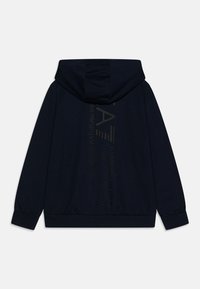 Felpa blu navy realizzata in un morbido tessuto, con un grande logo lucido in modo sottile sul retro e polsini elasticizzati alle maniche e all'orlo.