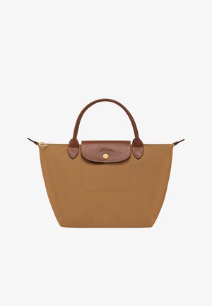 Braune Nylon-Shopper-Tasche mit einem strukturierten Lederklappenaus, zwei abgerundeten Griffen und einem Reißverschlussdetail in Goldoptik. Verfügt über eine Vordertasche.