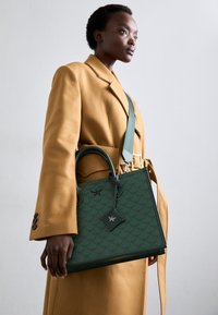 HIMMEL TOTE MED - Sac à main - forest green