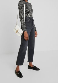 Dorothy Perkins Sweter