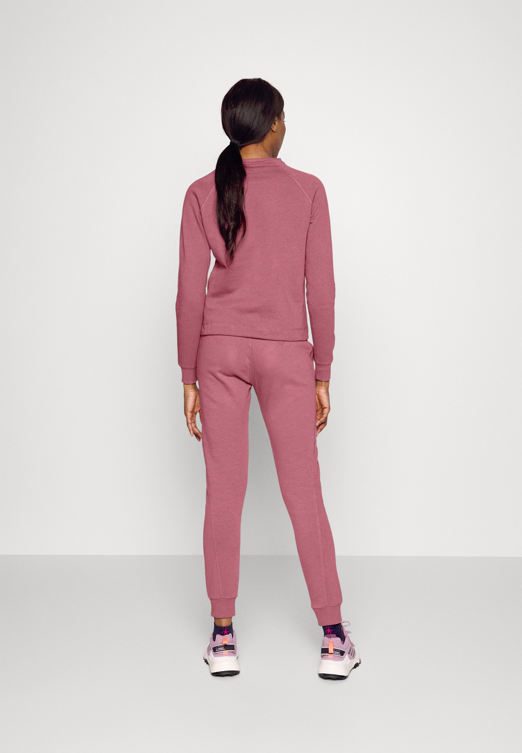 Peak Performance Ground Tapered Pants / Pants (Rose / Rose, Size: L)