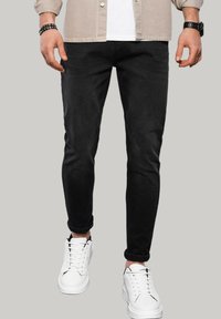 Ombre CARROT FIT - Jeans slim fit - black
