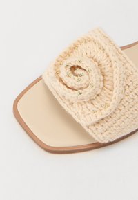 Thumbnail Image 6