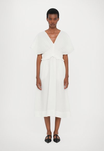 Sea ZORA SOLID PLEATED DRESS - Nappali ruha - pearl