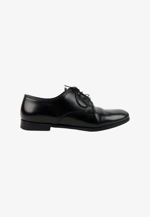 ALAÏA, Derbies - black