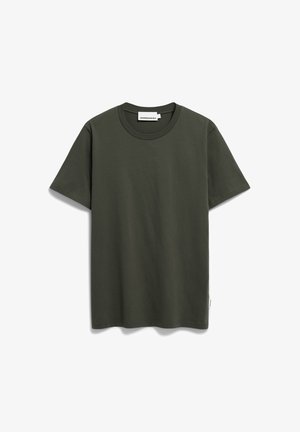T-shirt en coton vert foncé avec col rond et manches courtes. Présente un design simple et une étiquette en bas à gauche.