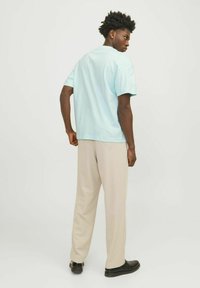 Jack & Jones JJEURBAN EDGE TEE NOOS - T-shirt basic - soothing sea