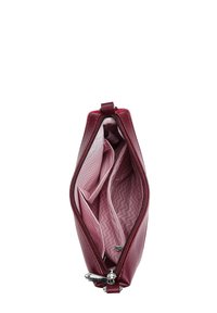 Burgunďská kožená taška se zipovým uzávěrem, s interiérem ve vzoru herringbone a třemi přihradkami. Hladký povrch, minimalistický design.