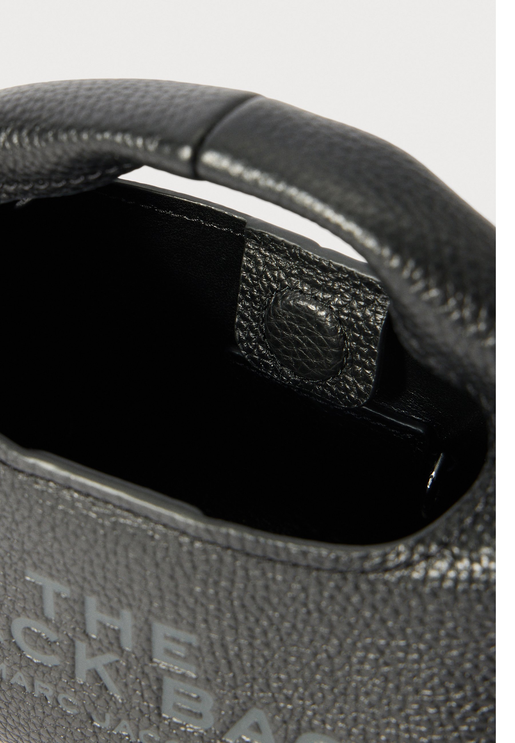 MARC JACOBS THE MICRO CROSSBODY SACK - Bolso de mano - black/negro