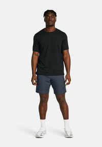 Under Armour UNSTOPPABLE - Pantalones montañeros cortos - downpour gray