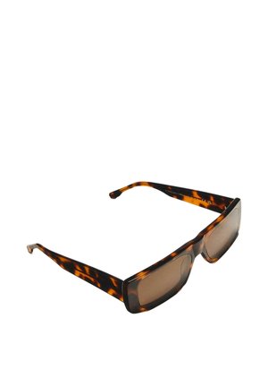 Rechteckige Sonnenbrille mit Schildpattfassung, dunkel getönten Gläsern und schlanken Bügeln auf weißem Hintergrund.