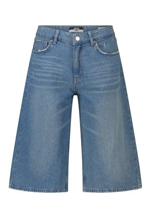 Shorts en denim bleu longueur genou avec bouton et fermeture éclair devant, passants de ceinture et poches avant.