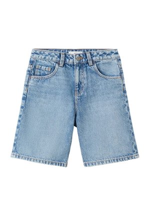 Lichtblauwe denim shorts met voorste knoop, riemlussen, twee voorzakken en een muntzakje, weergegeven op een witte achtergrond.