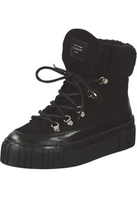 Schwarze Wildleder Stiefeletten mit einem strukturierten Fellkragen, flacher Gummisohle und silbernen Metallakzenten an Schnürsenkeln und Ösen.